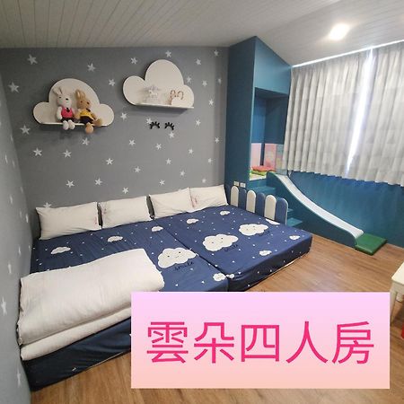The Railroad Runs Hotel Taitung Exterior photo