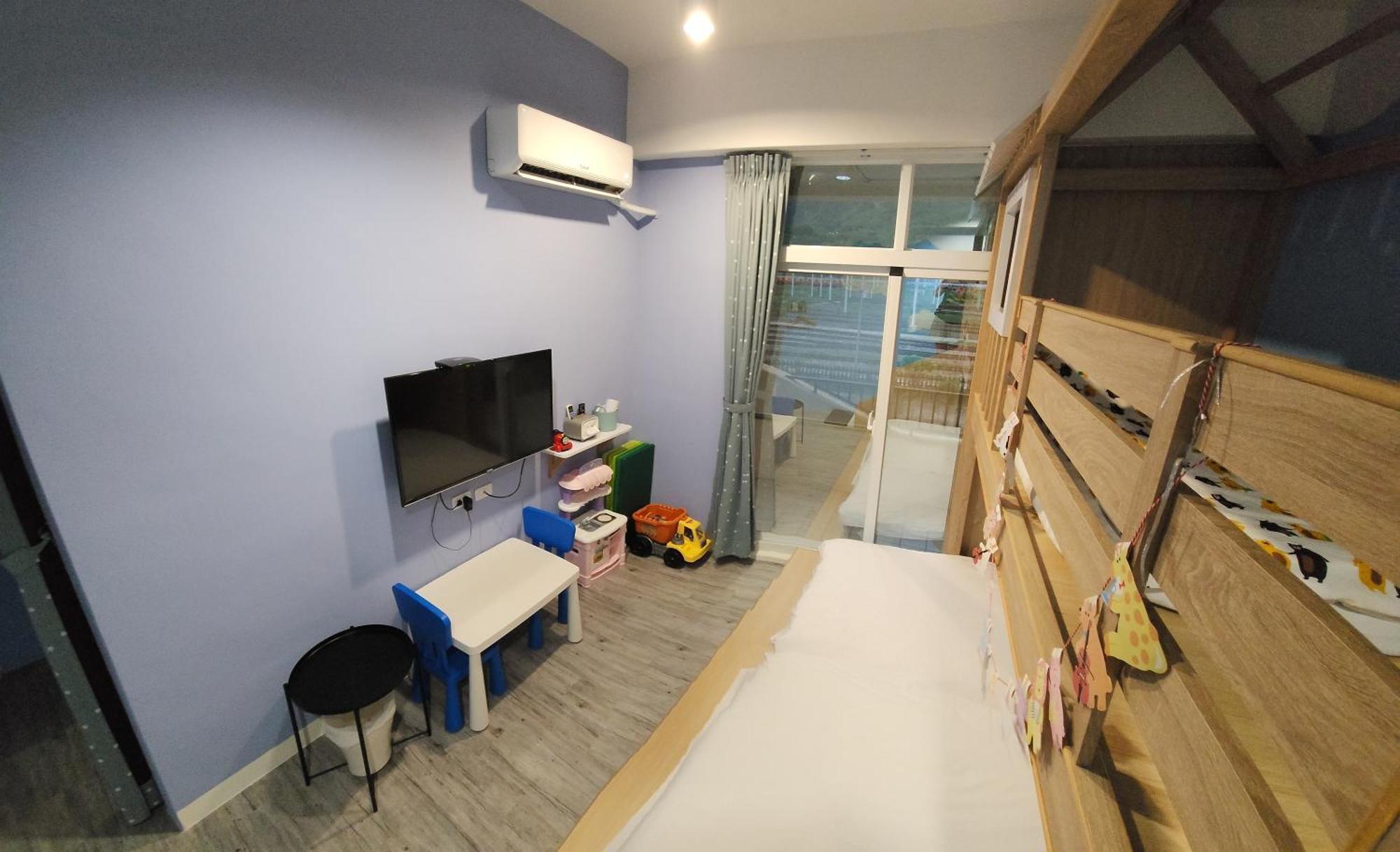 The Railroad Runs Hotel Taitung Exterior photo